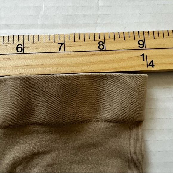 New SKIMS High-Waisted Sculpt Mid-Thigh Shorts with Open Gusset Clay SZ Medium - Picture 6 of 8